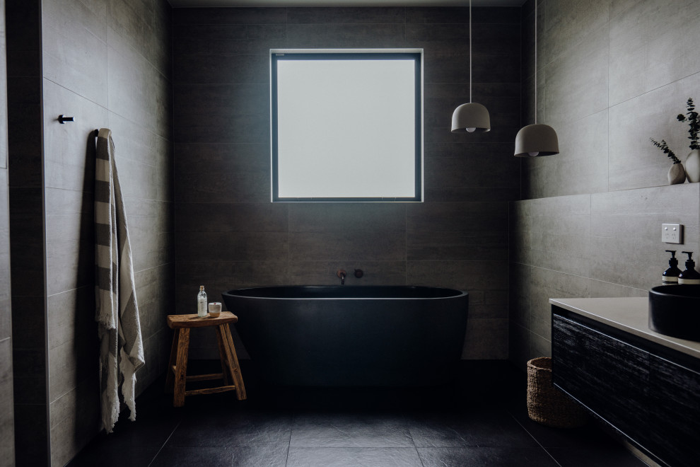 Design ideas for a country bathroom in Auckland.