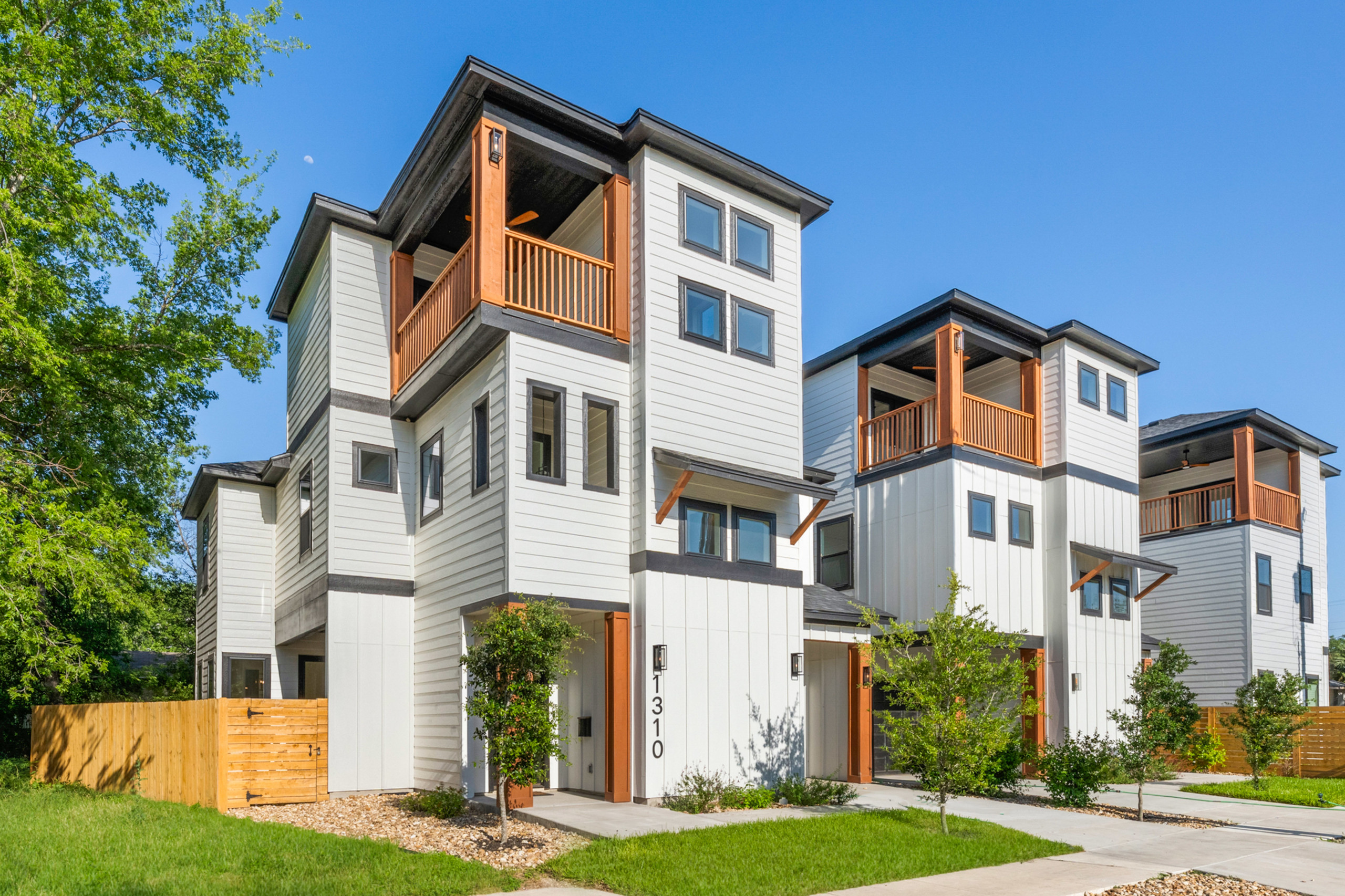 1310 S Mesquite