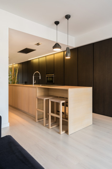 LA CASA DEL RELOJ contemporary-kitchen