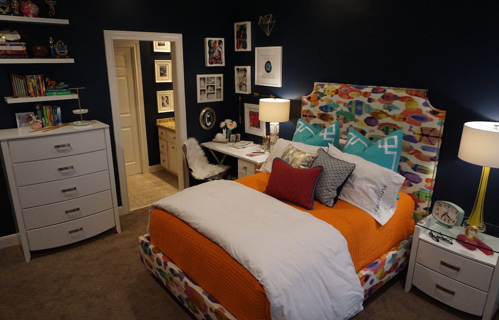 Design ideas for a large contemporary guest bedroom in Houston with blue walls, carpet and no fireplace.