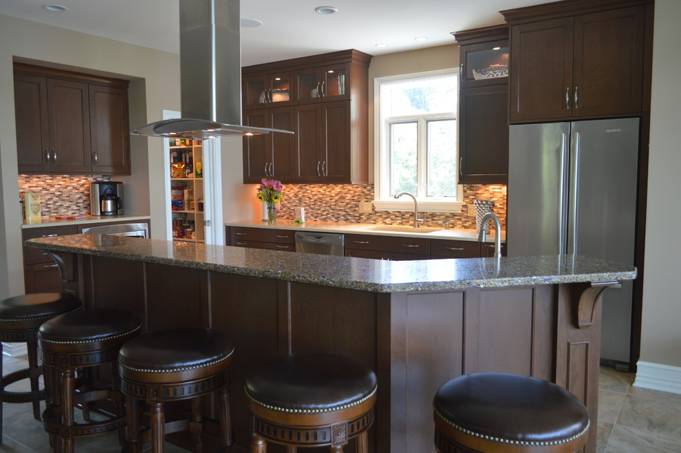 Kitchen - transitional kitchen idea in New York
