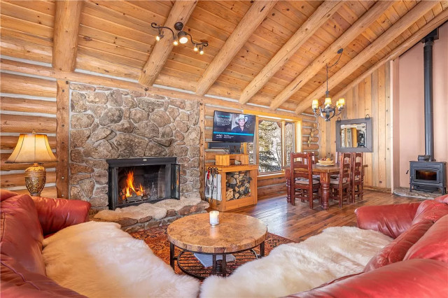 Ruby Ranch Mountain Gem rustic