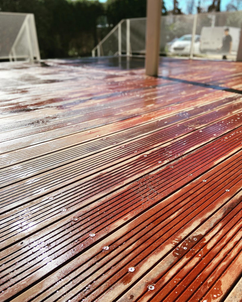 Pose d’une terrasse en macaranduba sur deux niveaux