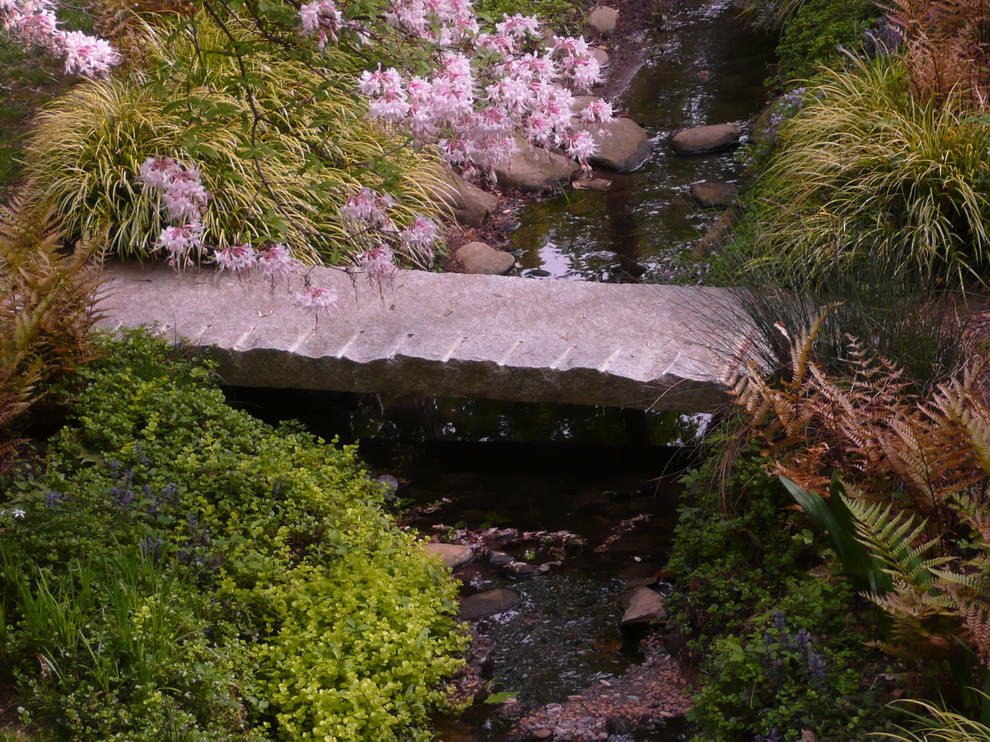 Design ideas for a rustic landscaping in Atlanta.