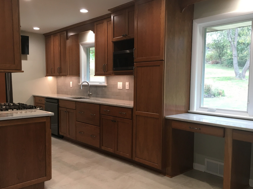 Warm Wood kitchen with Cherry cabinets