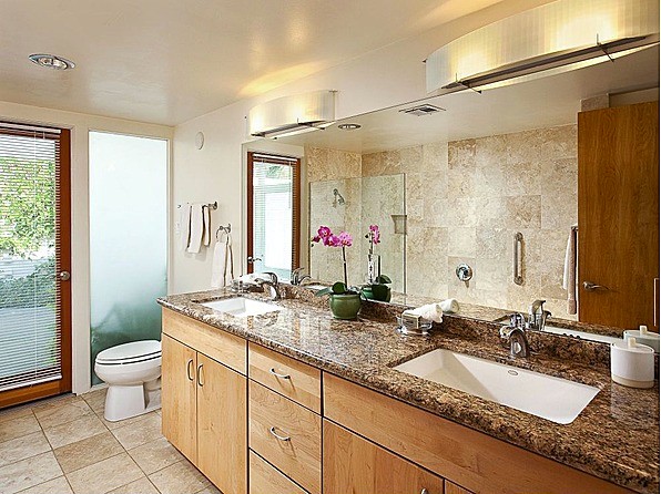 Photo of a midcentury bathroom in Orange County.
