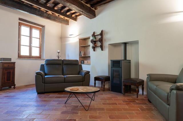 Appartamento nel centro storico rustic-living-room
