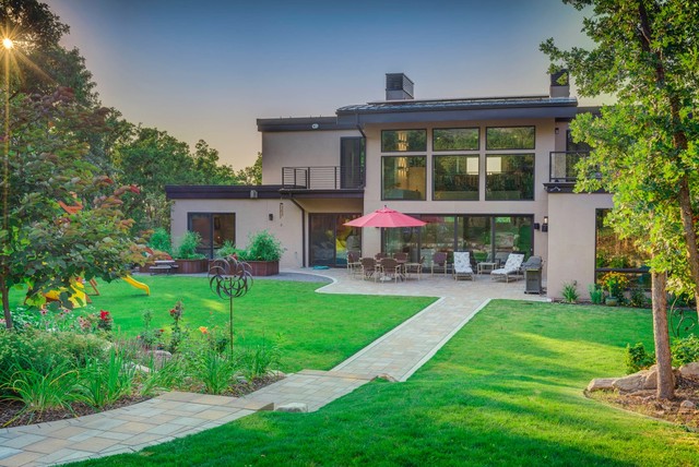 Harnsberger contemporary-garden