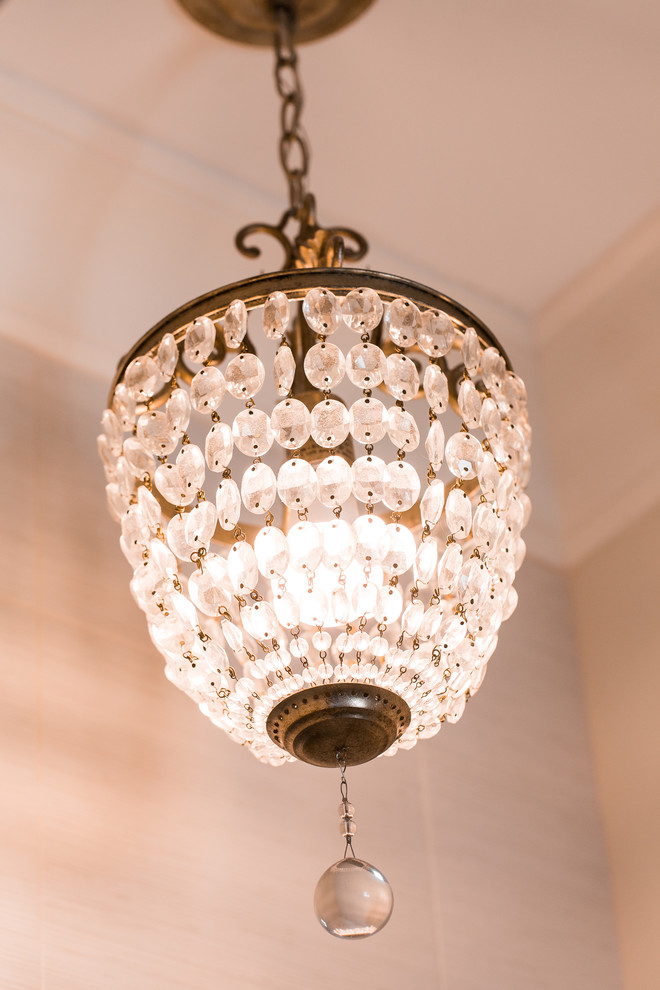 Transitional home design photo in Boston