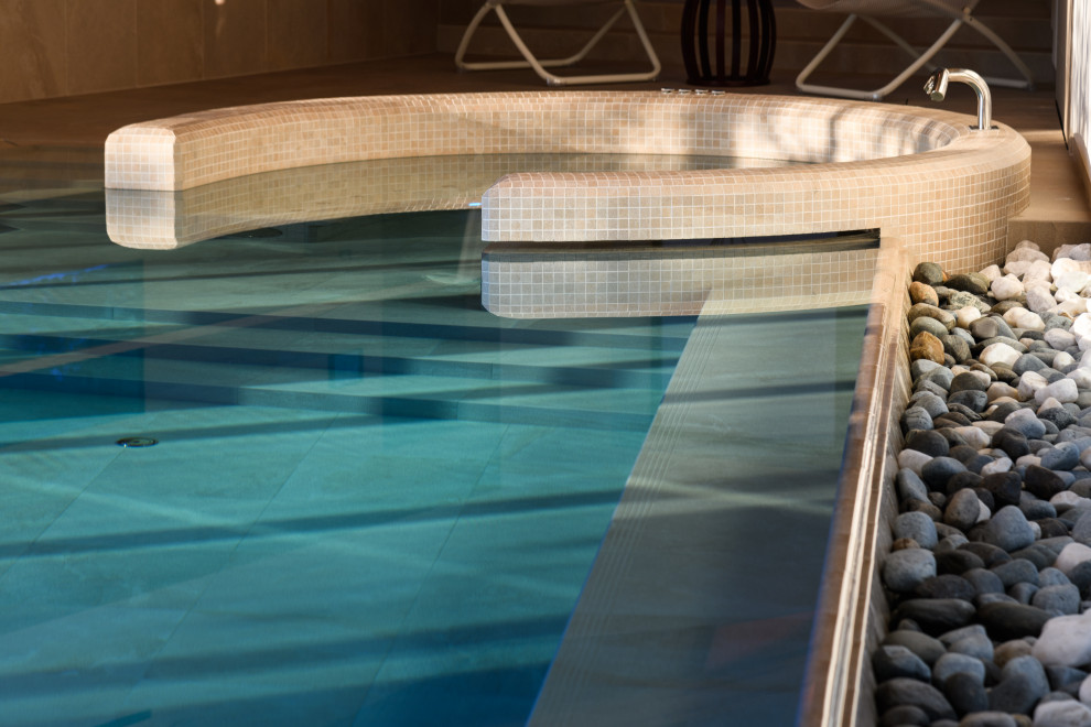 Бассейн в частном доме