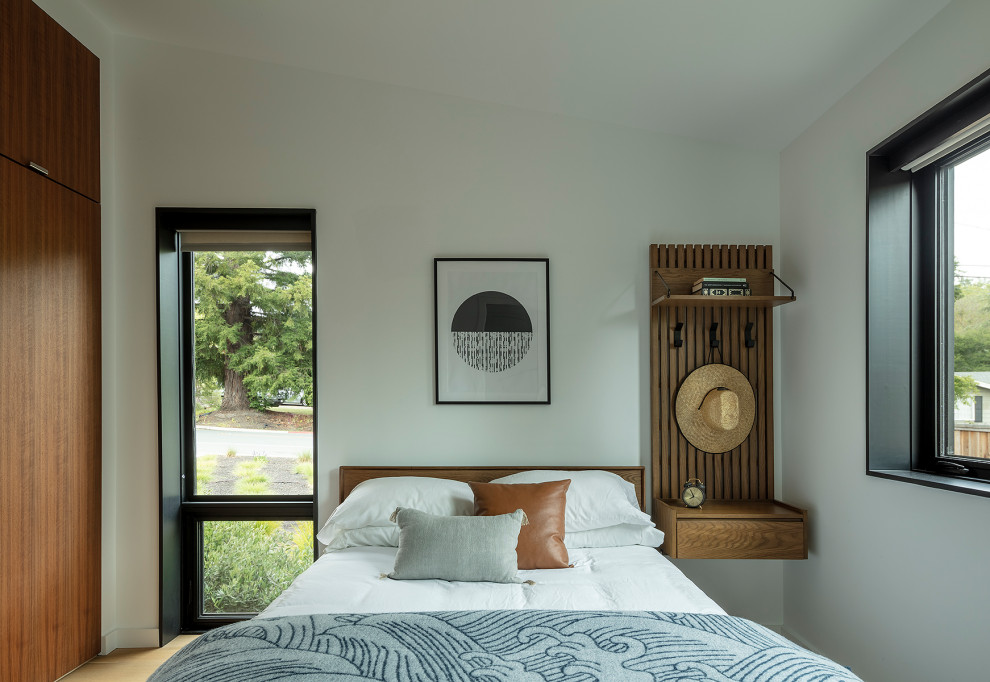 Inspiration for a 1960s bedroom remodel in San Francisco