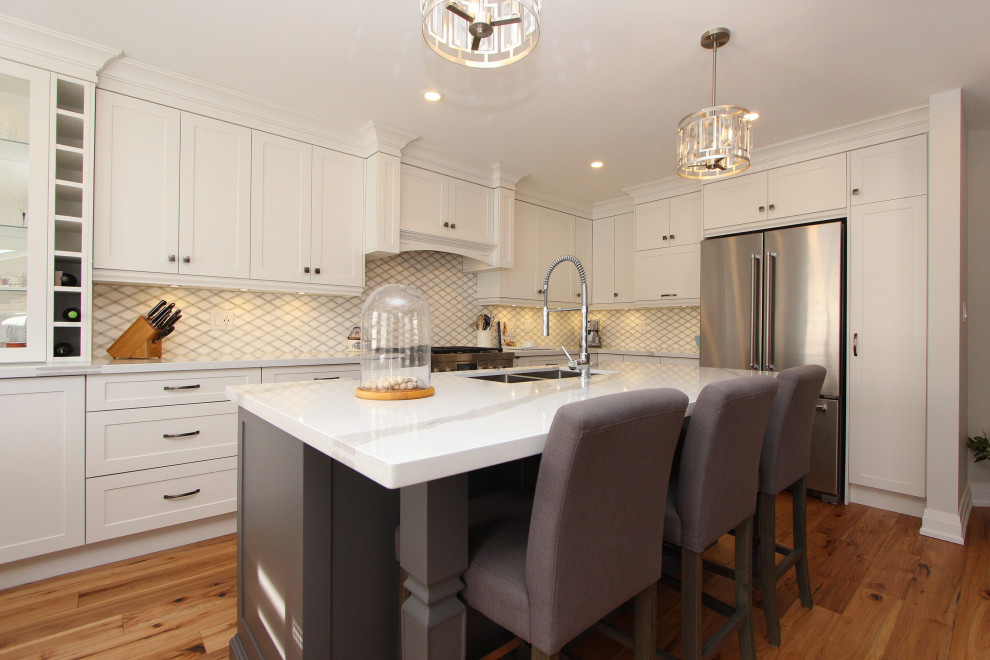 Inspiration for a transitional kitchen remodel in Toronto