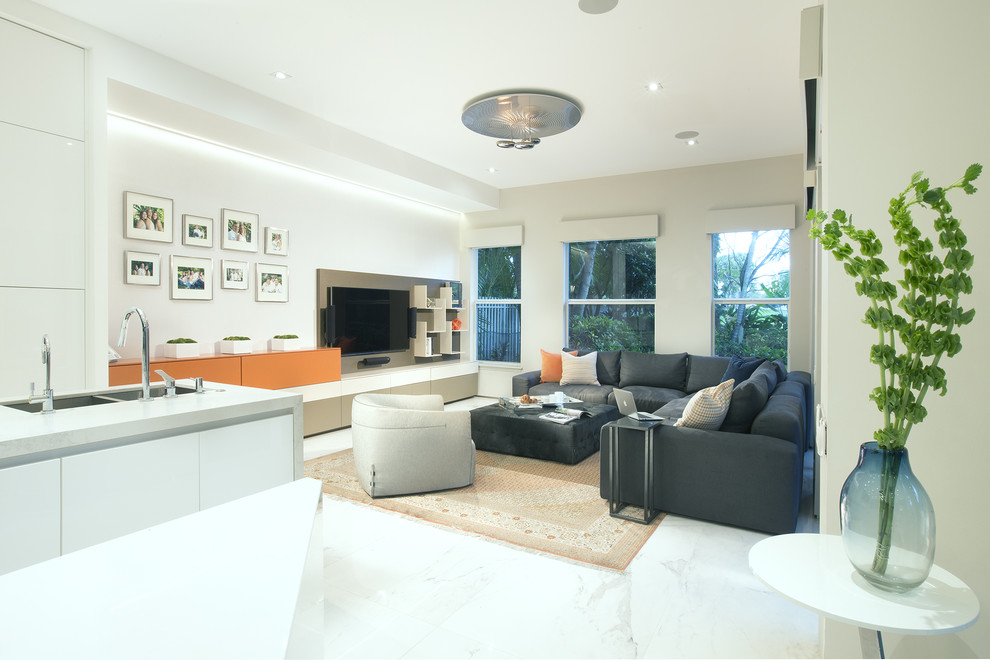Design ideas for a transitional living room in Miami.