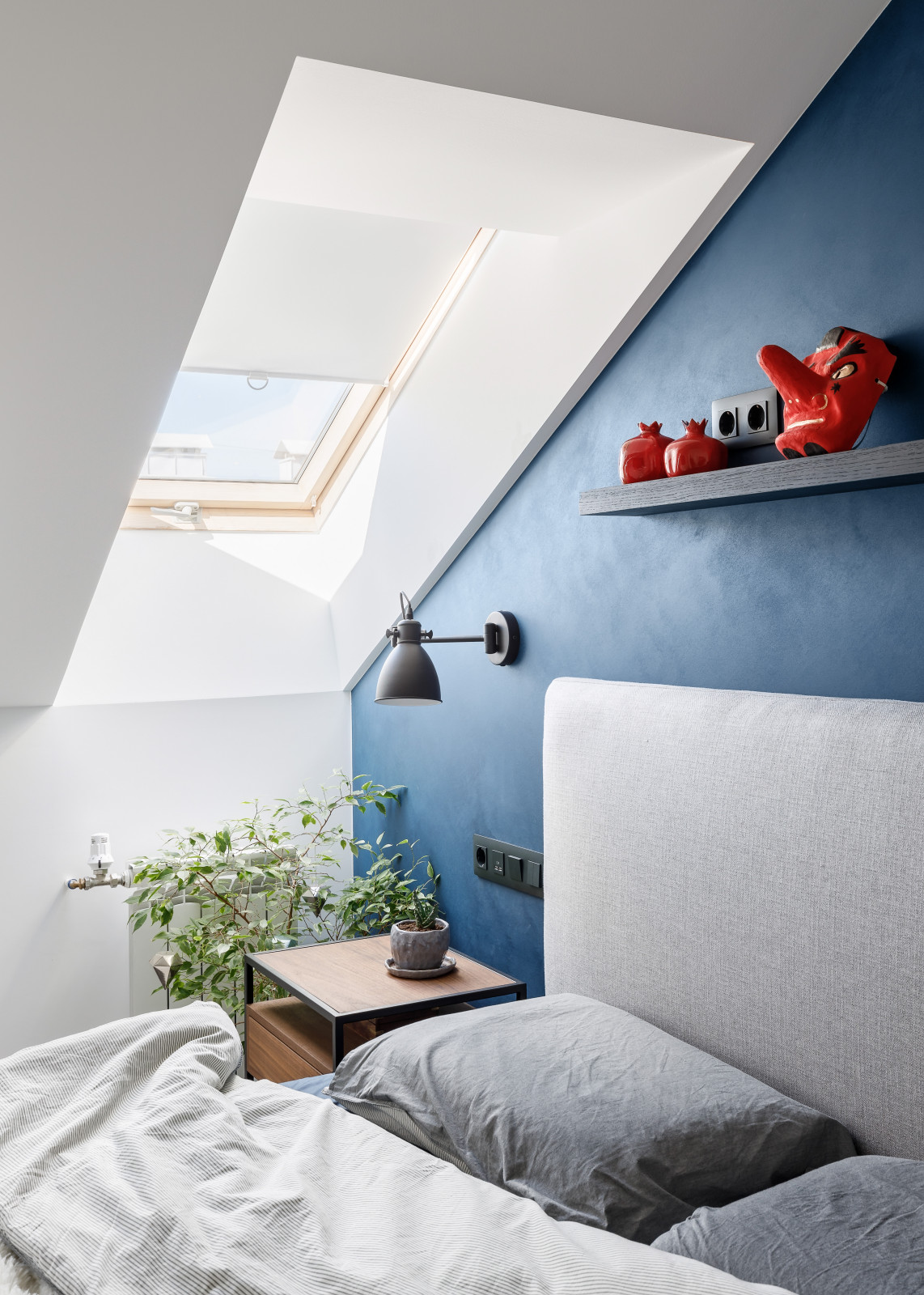 Мансардная двухуровневая квартира в скандинавском стиле