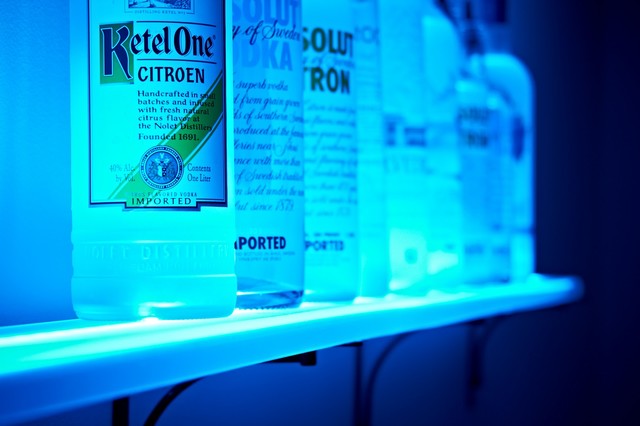 LED Lighted Liquor Store Display Shelves