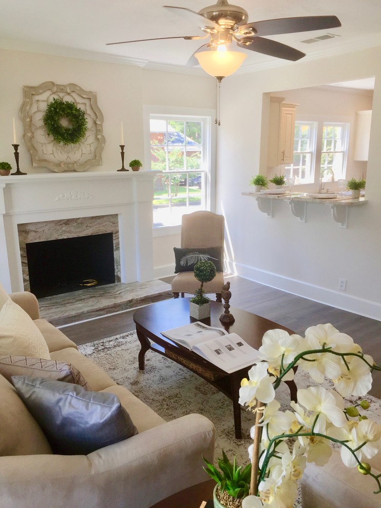 Mid-sized transitional home design photo