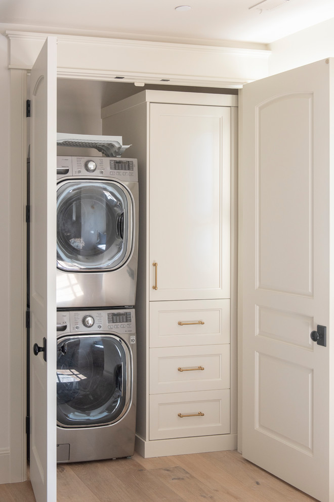 Design ideas for a classic utility room in Salt Lake City.