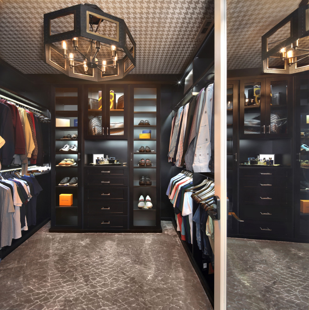 Photo of a transitional storage and wardrobe in Orange County.