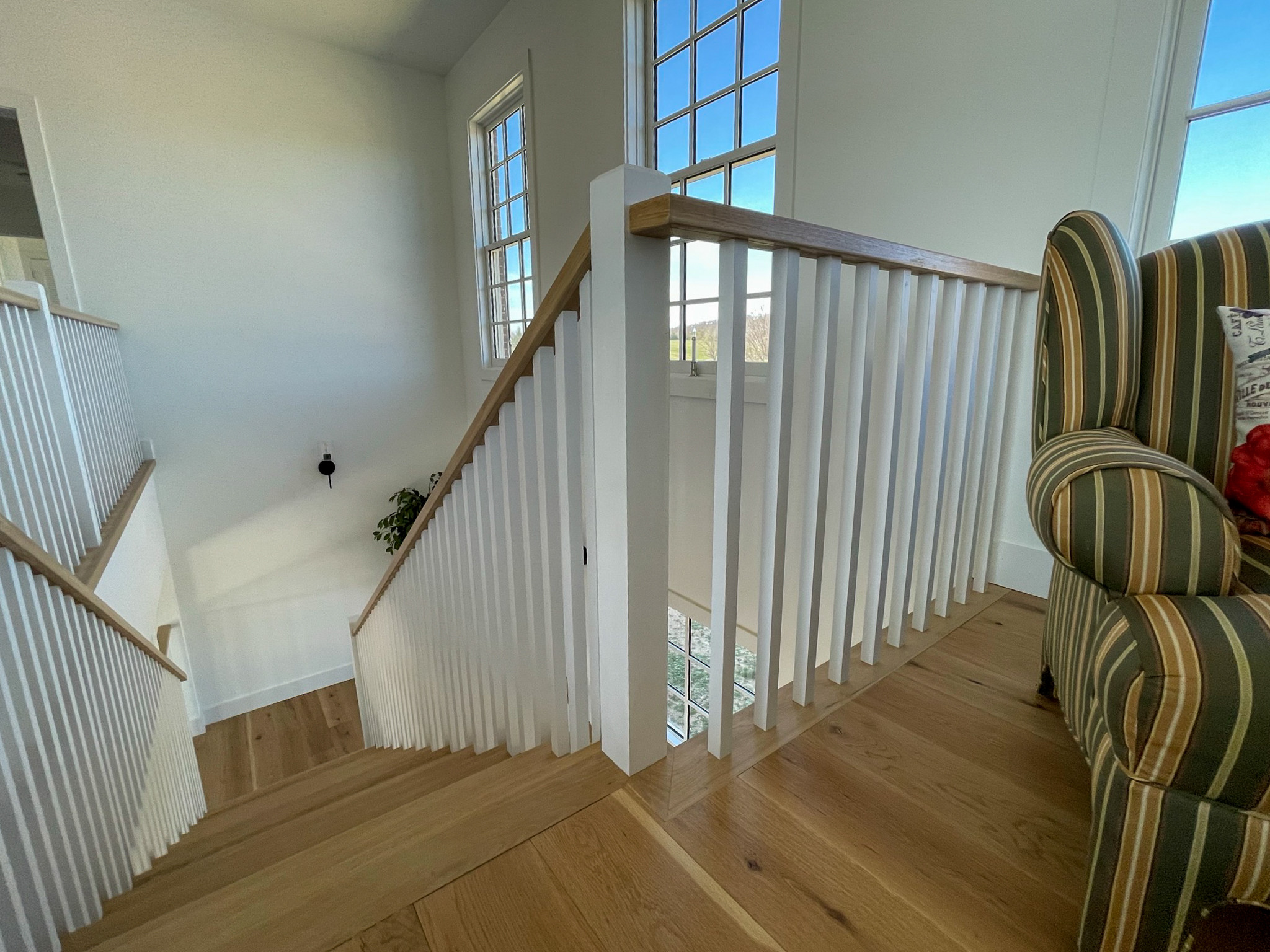 91_U-Shaped Floating Staircase Surrounded by Bucolic Mountain Views, Winchester,
