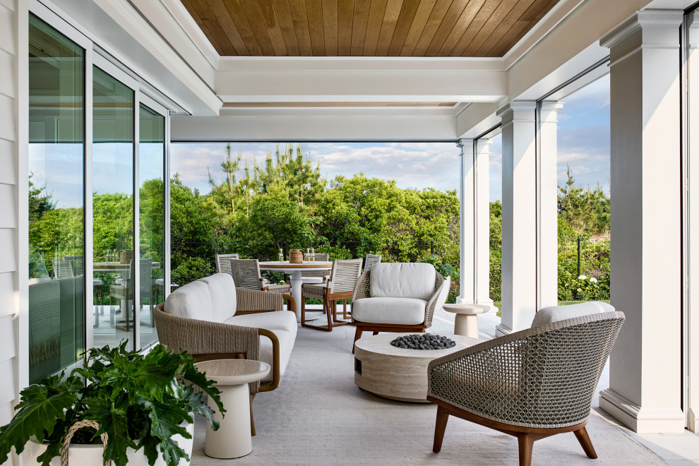 Beach style porch idea in Philadelphia