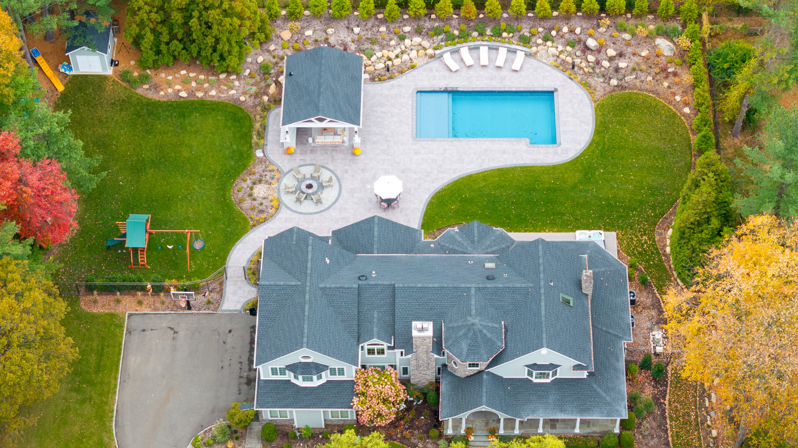 Porcelain Paradise with a Party Pavilian