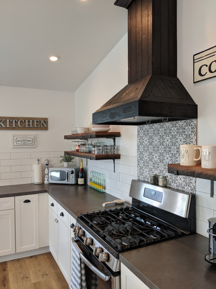 Kitchen - kitchen idea in San Diego