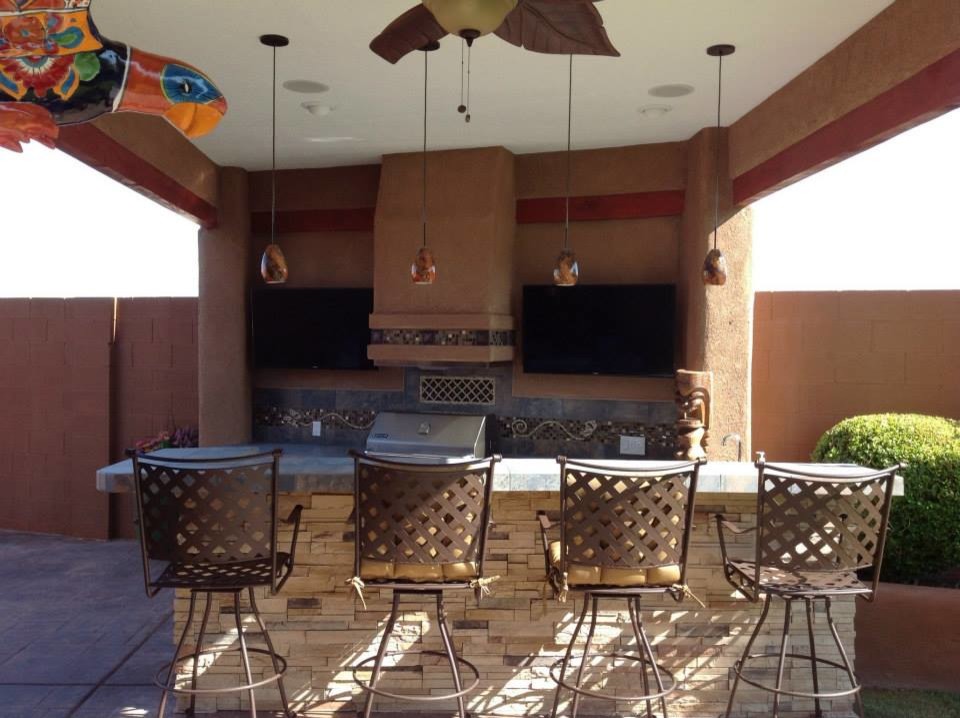 Inspiration for a rustic home design remodel in Albuquerque