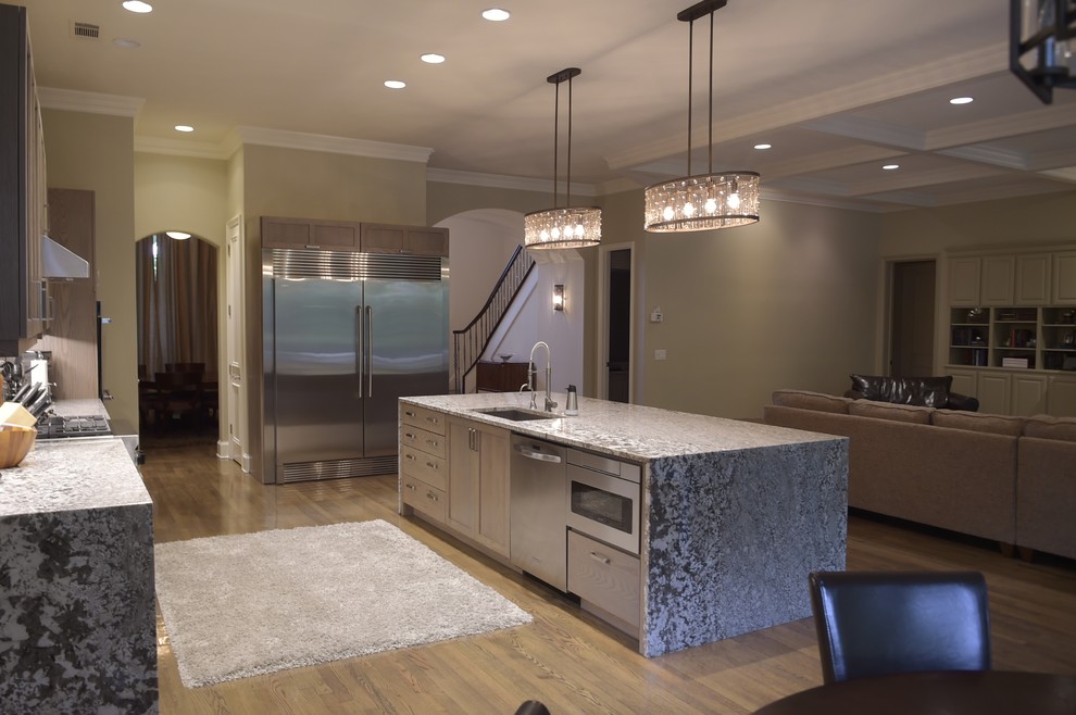 Inspiration for a transitional home design remodel in Dallas