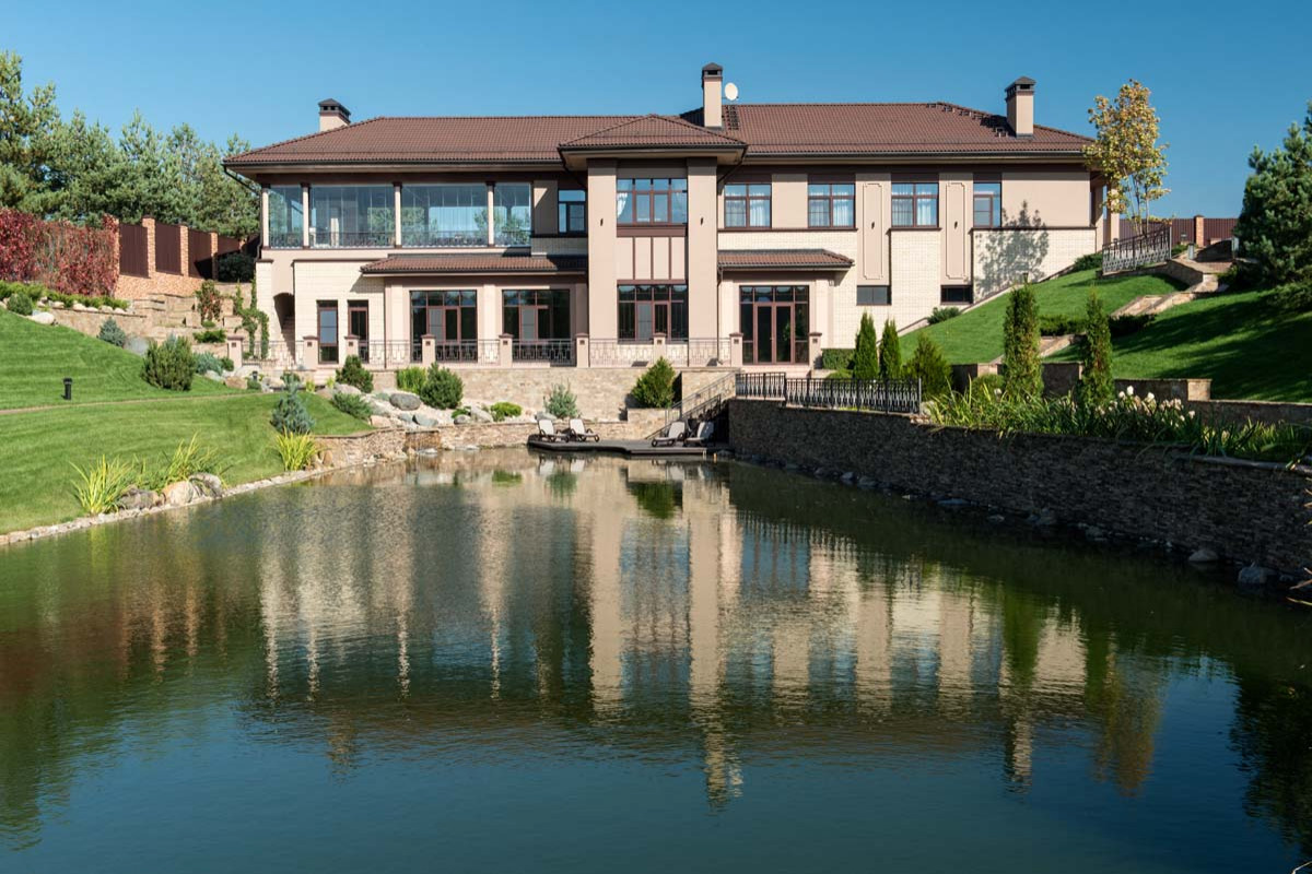 Дом в овраге