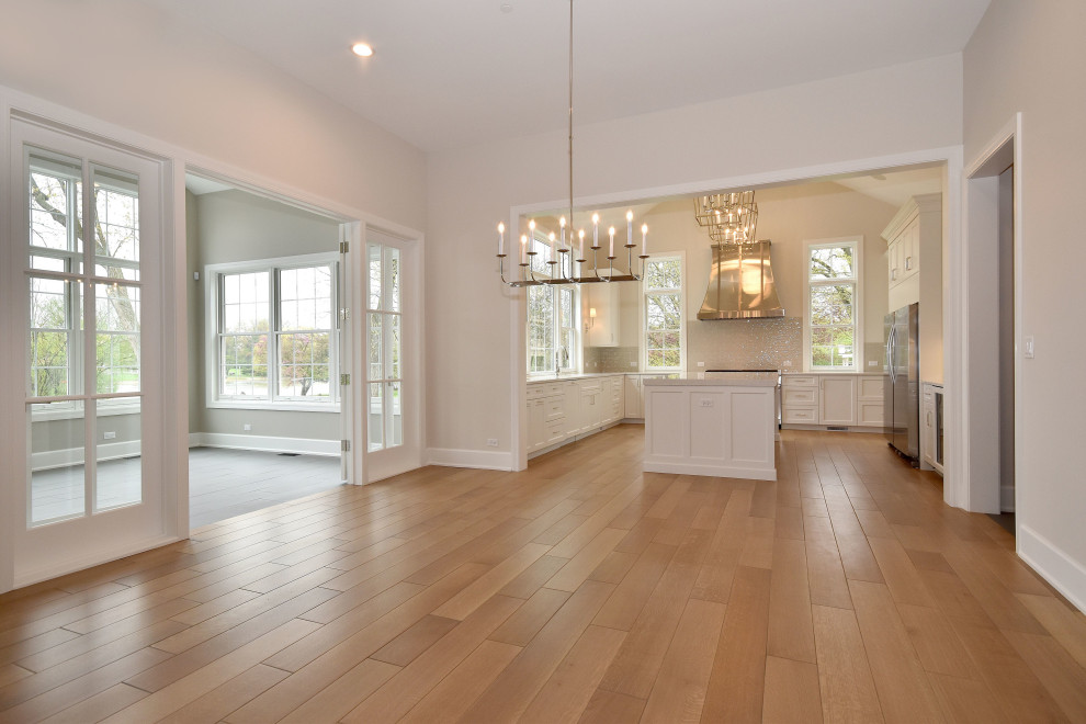 Inspiration for a transitional home design remodel in Chicago