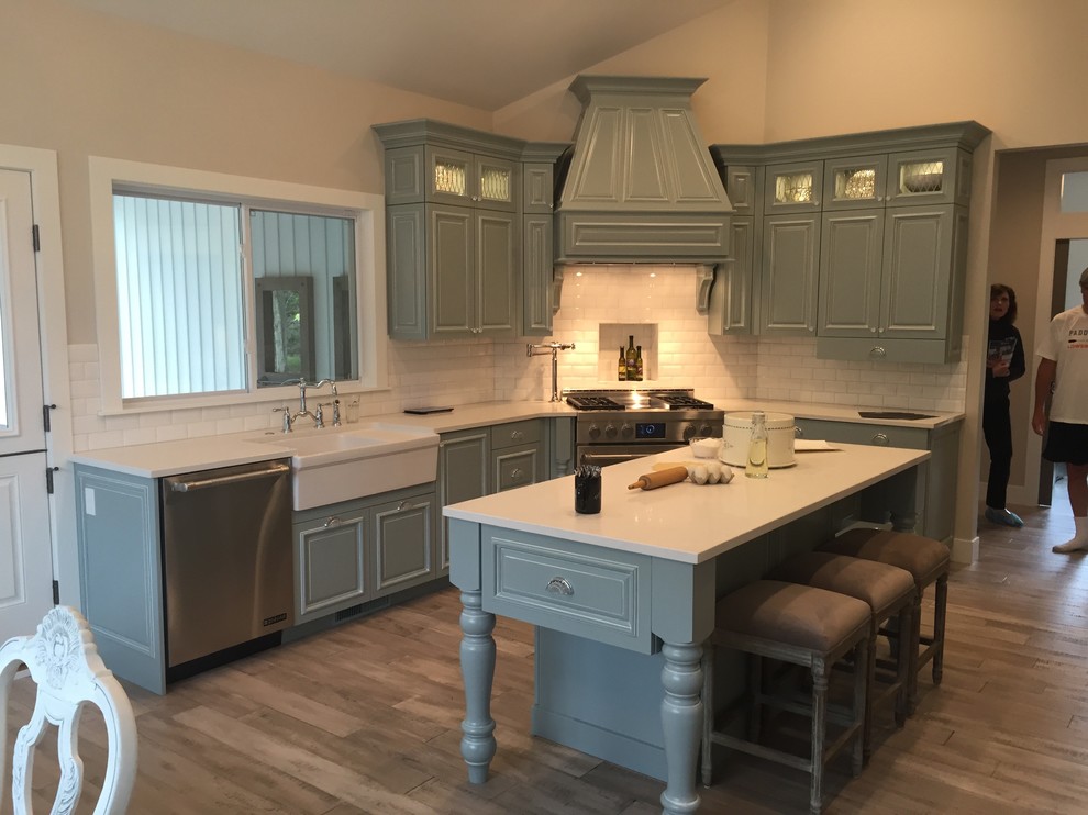 Kitchen - kitchen idea in Grand Rapids