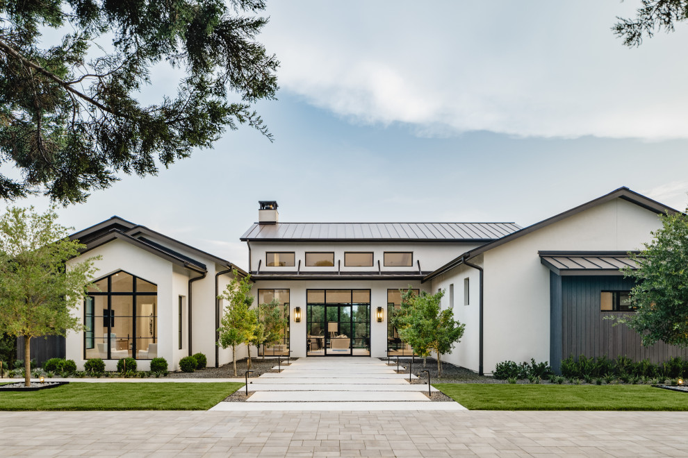 Transitional exterior home idea in Austin