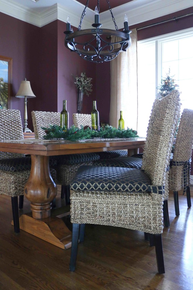 Design ideas for a traditional dining room in Kansas City.