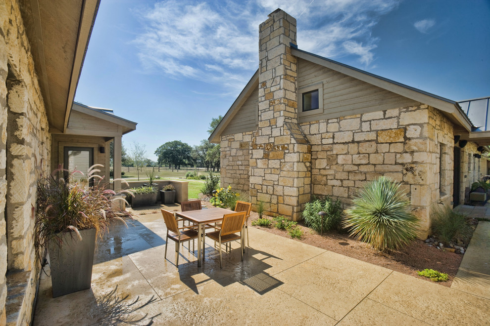 Inspiration for a rustic home design remodel in Austin