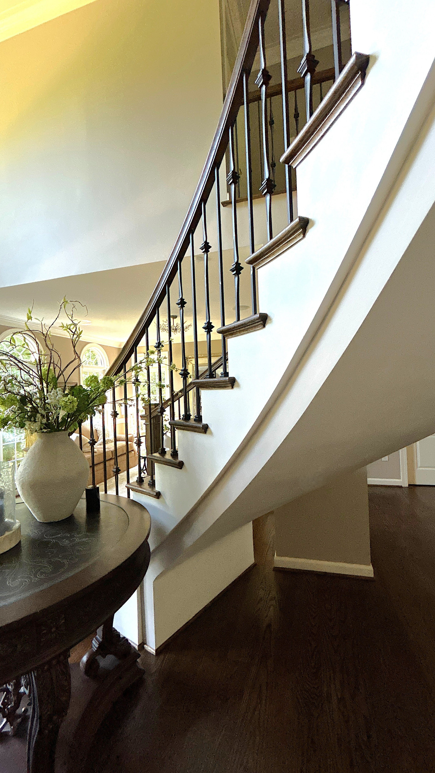 Project #157 | Traditional Curved Foyer Staircase