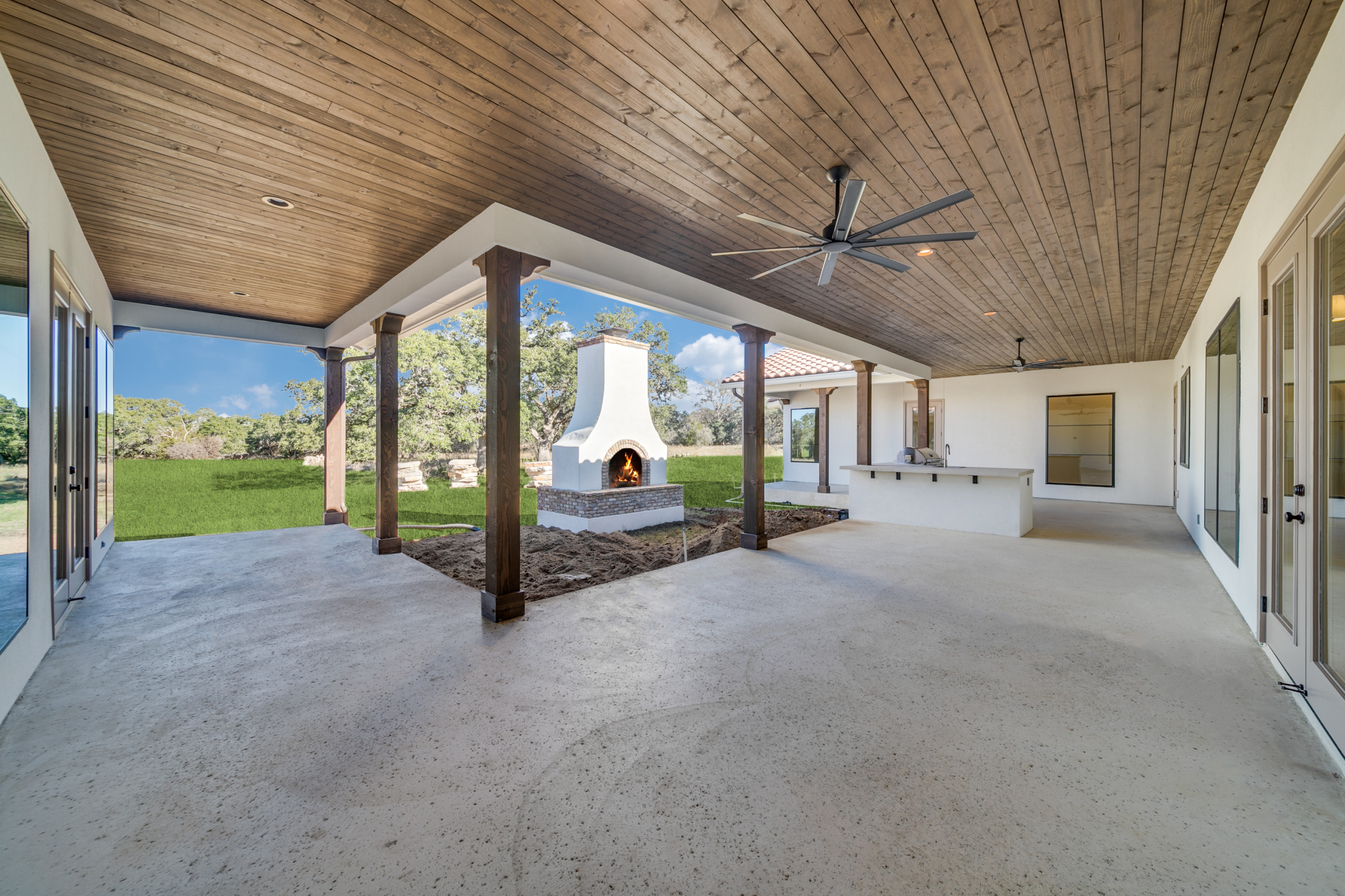 Spanish: 3,430 ft², 4 BR/3.5 BA/1 ST