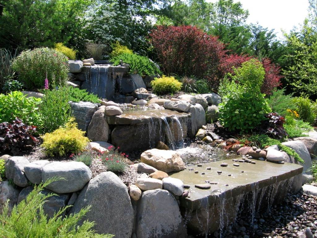 Ponds & Waterfalls For Backyards & Front Yards