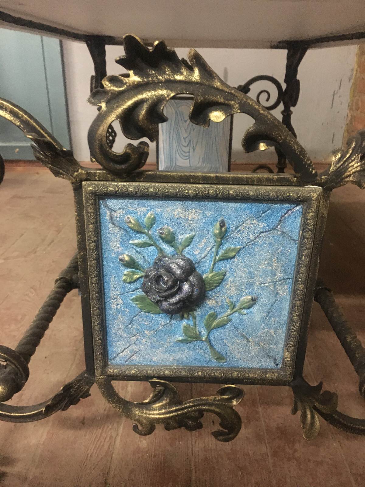 Стол ручной работы