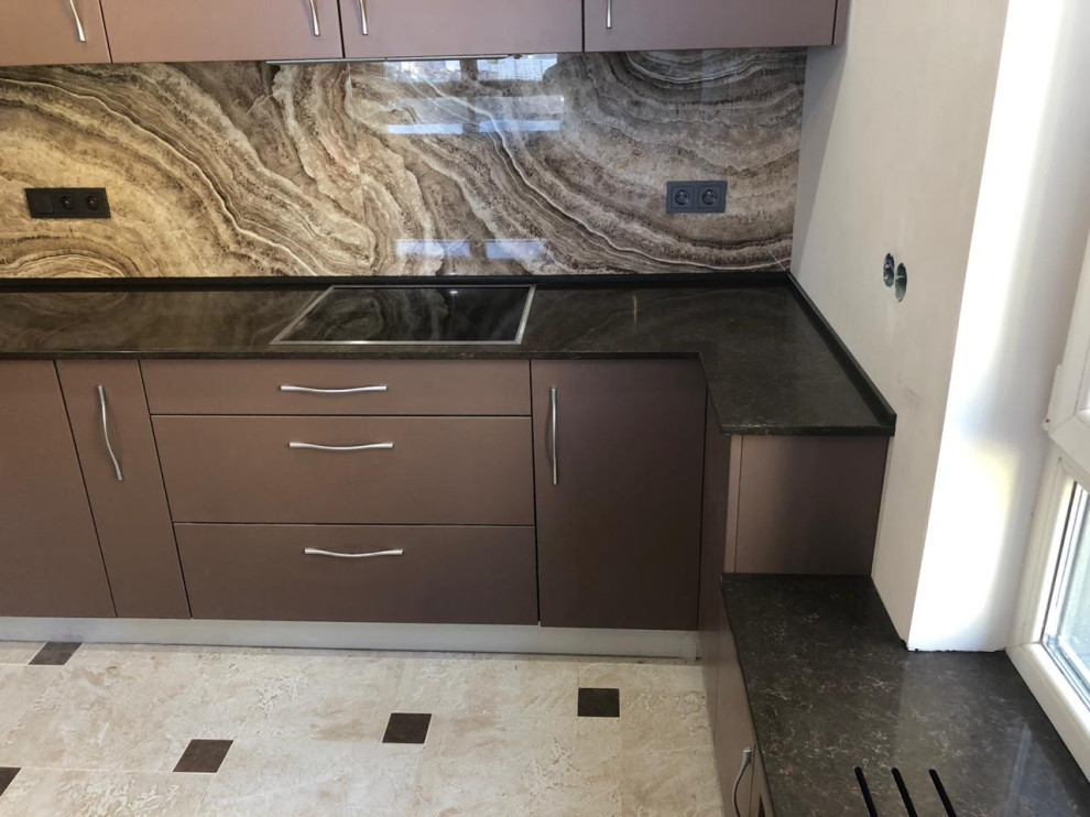 Монтаж столешницы из кварцевого камня Technistone