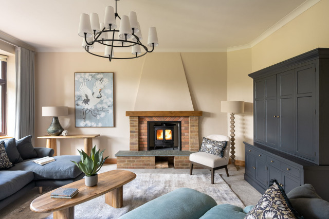 Split Level Family Living Space lantlig-vardagsrum