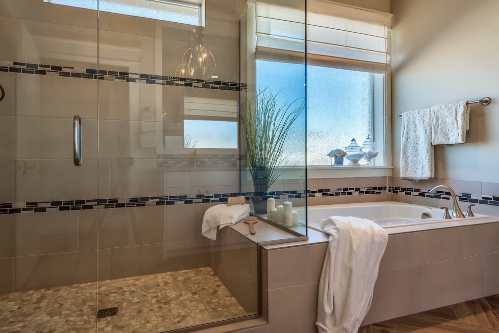 Photo of a transitional bathroom in Boise.