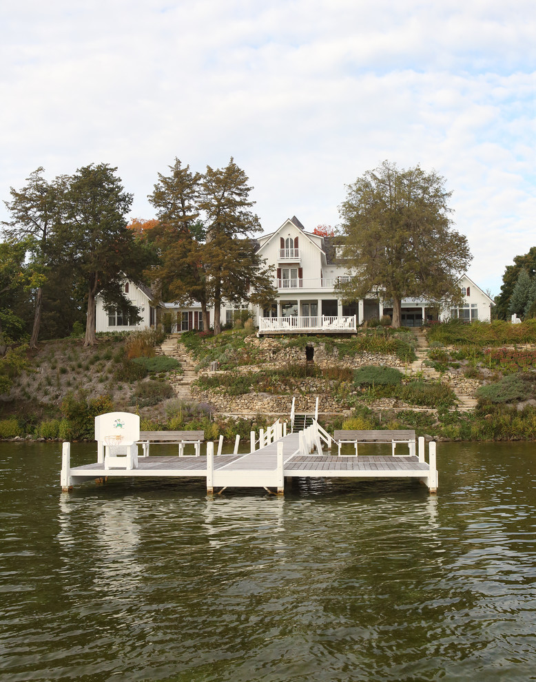 Home design - coastal home design idea in Milwaukee