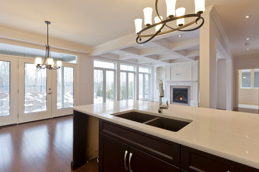 Example of a transitional kitchen design in Toronto