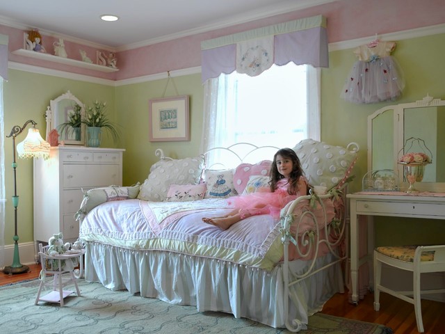Shabby Chic Girl S Room American Traditional Bedroom New York By Carisa Mahnken Design Guild