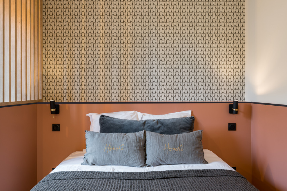 Cette image montre une chambre.
