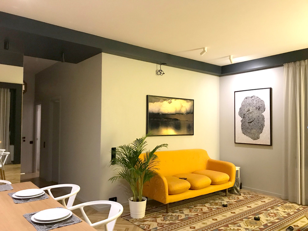 Черно-белая гамма и дуб