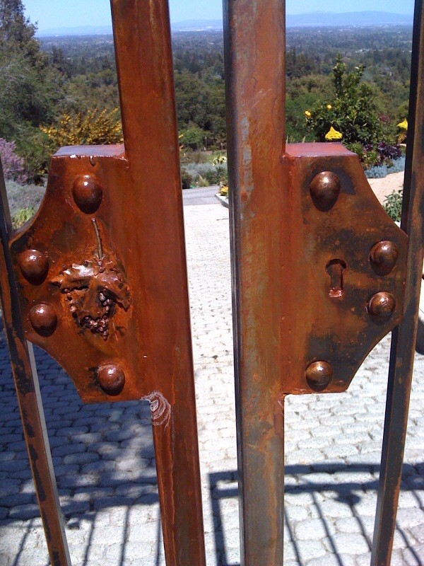 Example of a mountain style entryway design in Austin