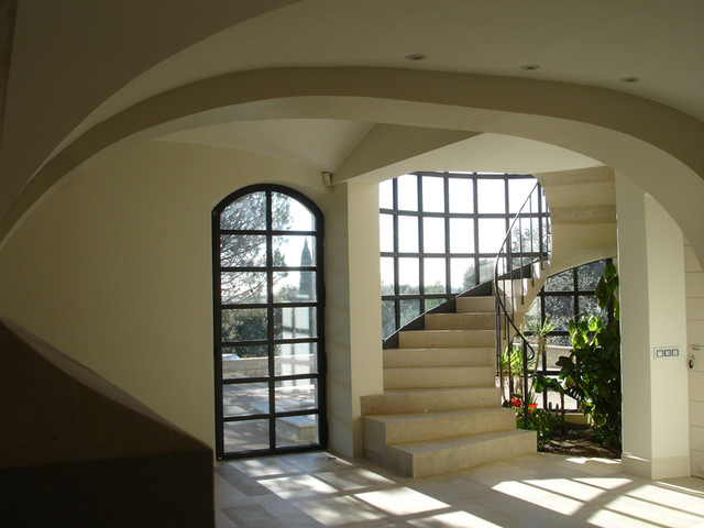 Extension proven&ccedil;ale mediterranean-staircase