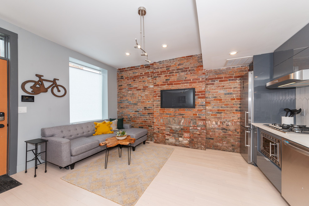 Inspiration for a transitional home design remodel in Cincinnati
