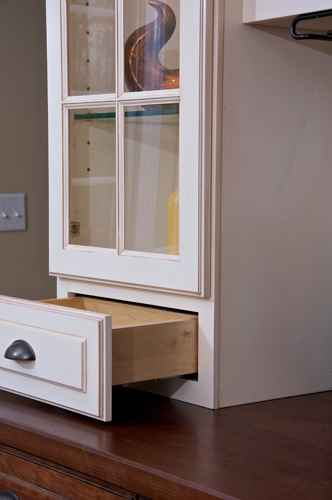 Williamburg Hutch Photos